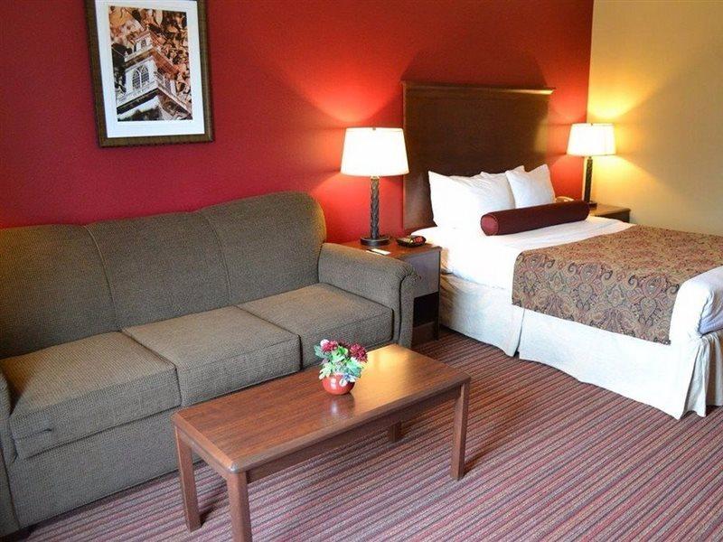Baymont By Wyndham Mequon Milwaukee Area Hotel Екстериор снимка