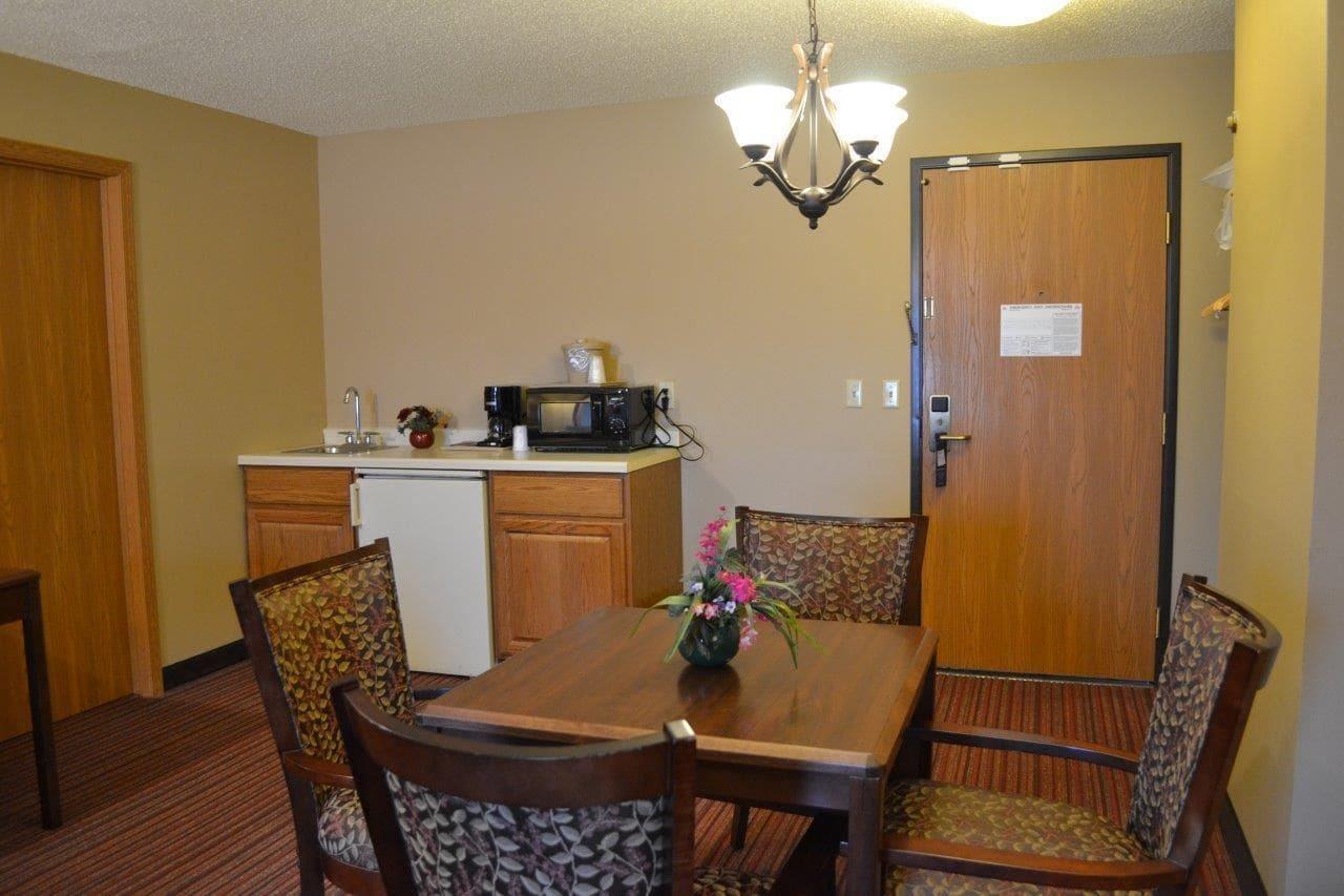 Baymont By Wyndham Mequon Milwaukee Area Hotel Екстериор снимка