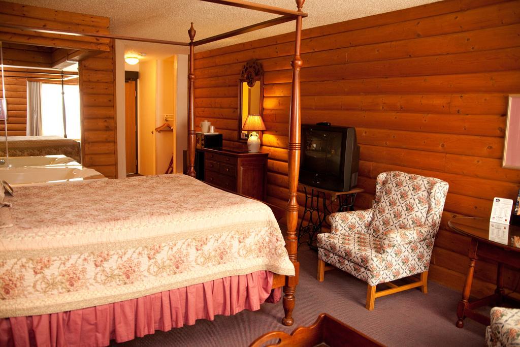 Baymont By Wyndham Mequon Milwaukee Area Hotel Стая снимка