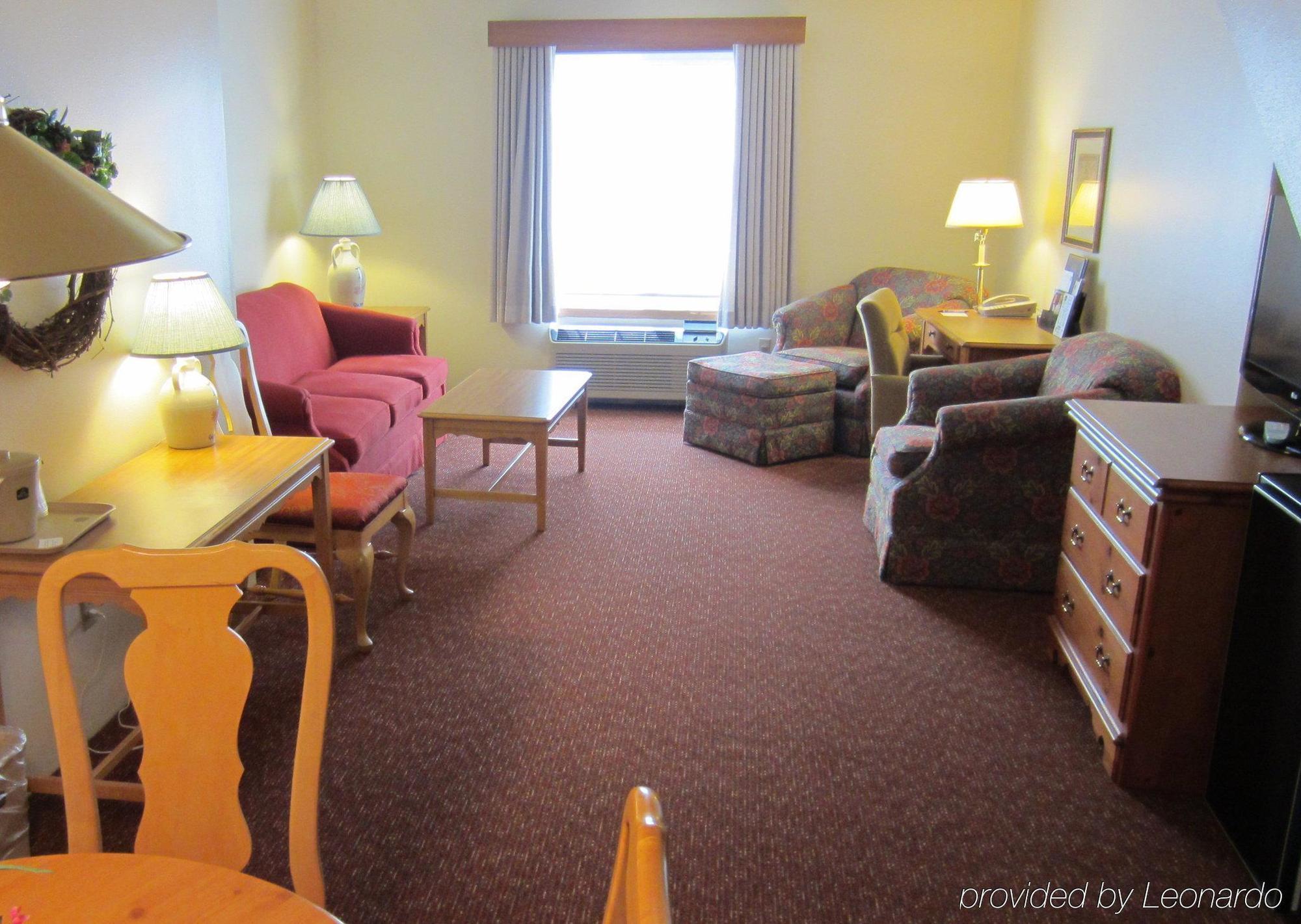 Baymont By Wyndham Mequon Milwaukee Area Hotel Стая снимка