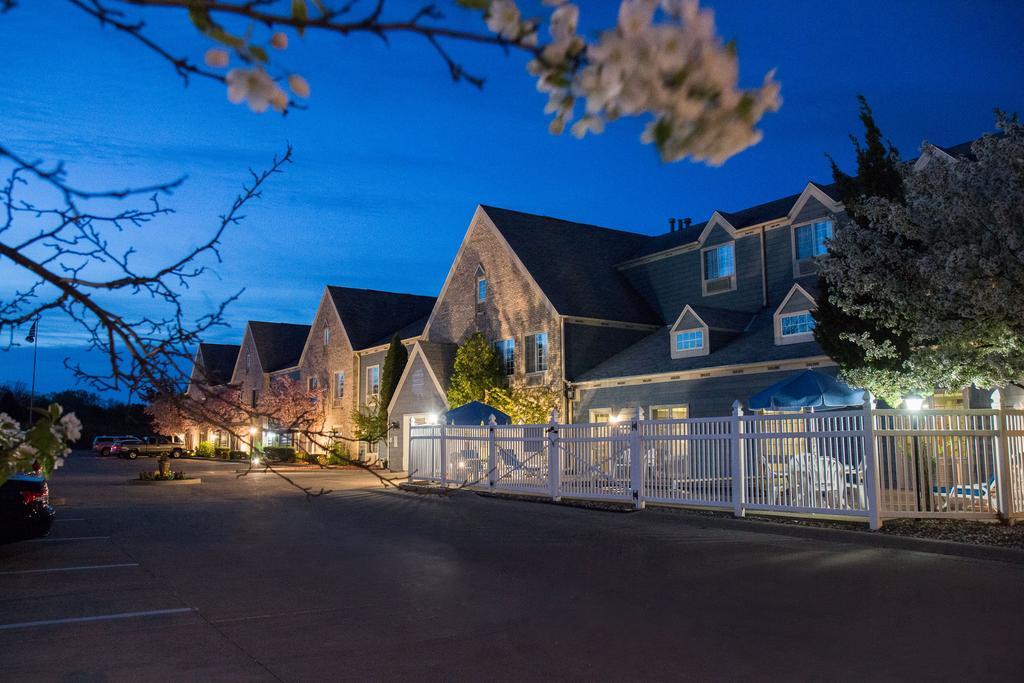 Baymont By Wyndham Mequon Milwaukee Area Hotel Екстериор снимка