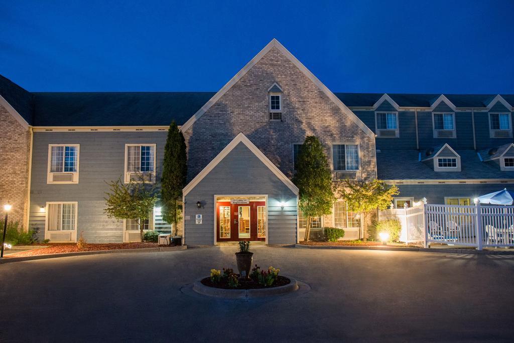 Baymont By Wyndham Mequon Milwaukee Area Hotel Екстериор снимка