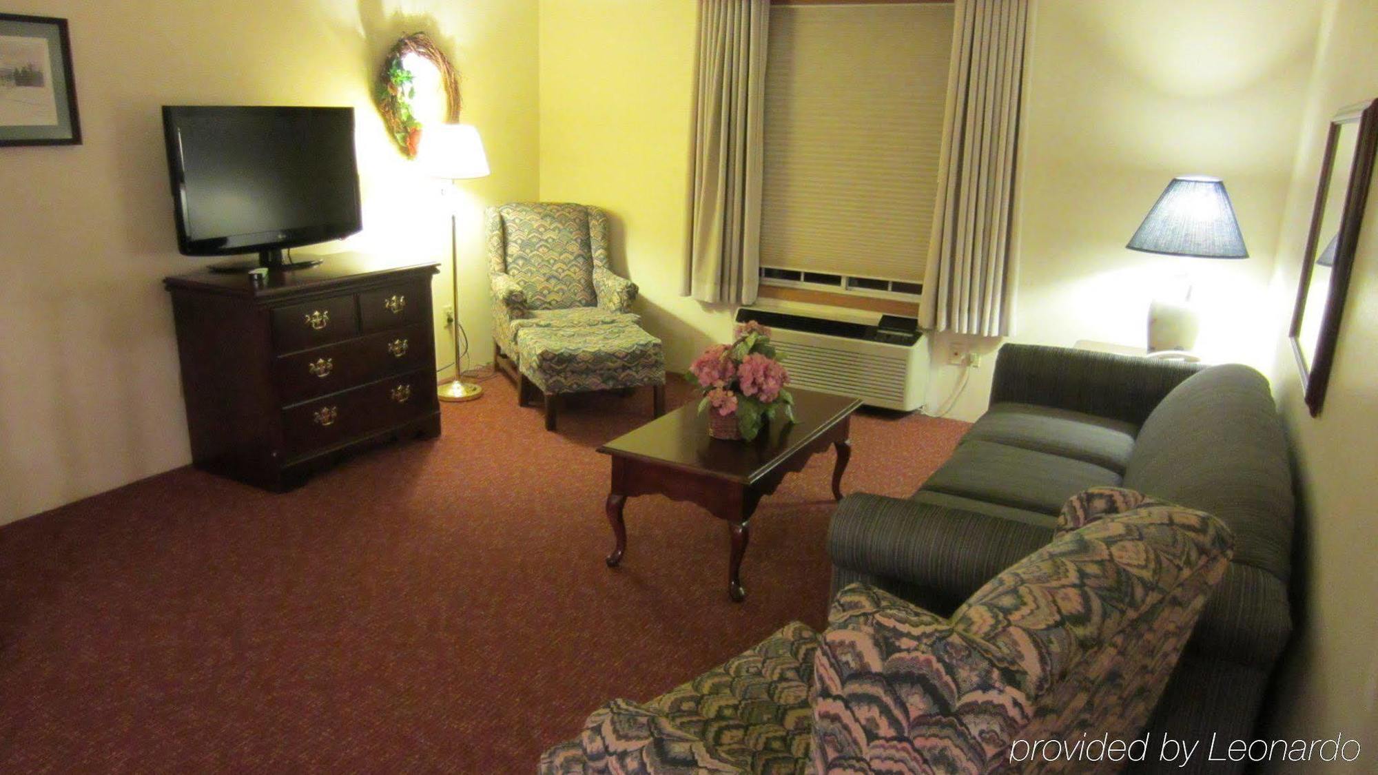 Baymont By Wyndham Mequon Milwaukee Area Hotel Стая снимка