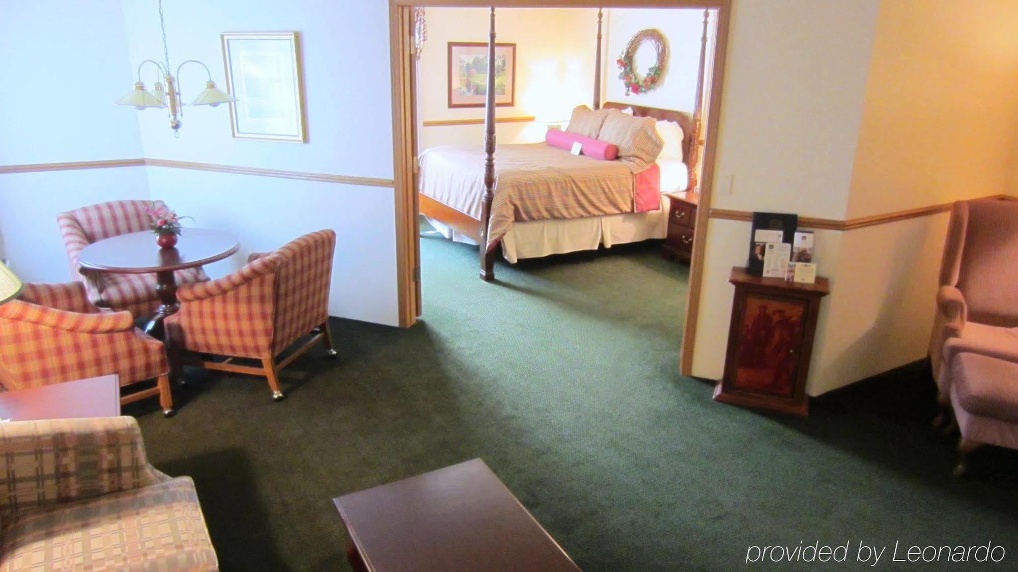 Baymont By Wyndham Mequon Milwaukee Area Hotel Стая снимка