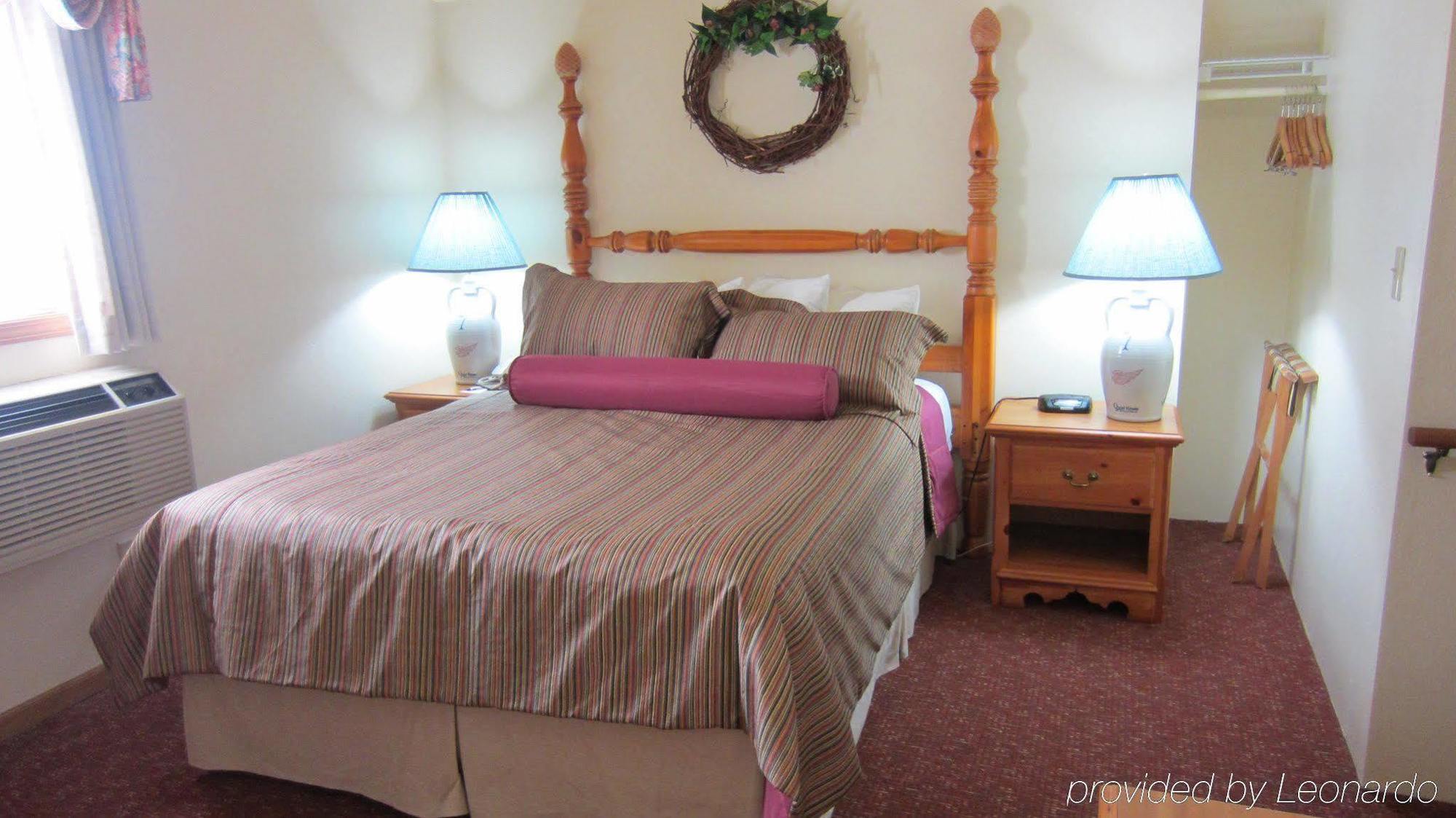Baymont By Wyndham Mequon Milwaukee Area Hotel Стая снимка
