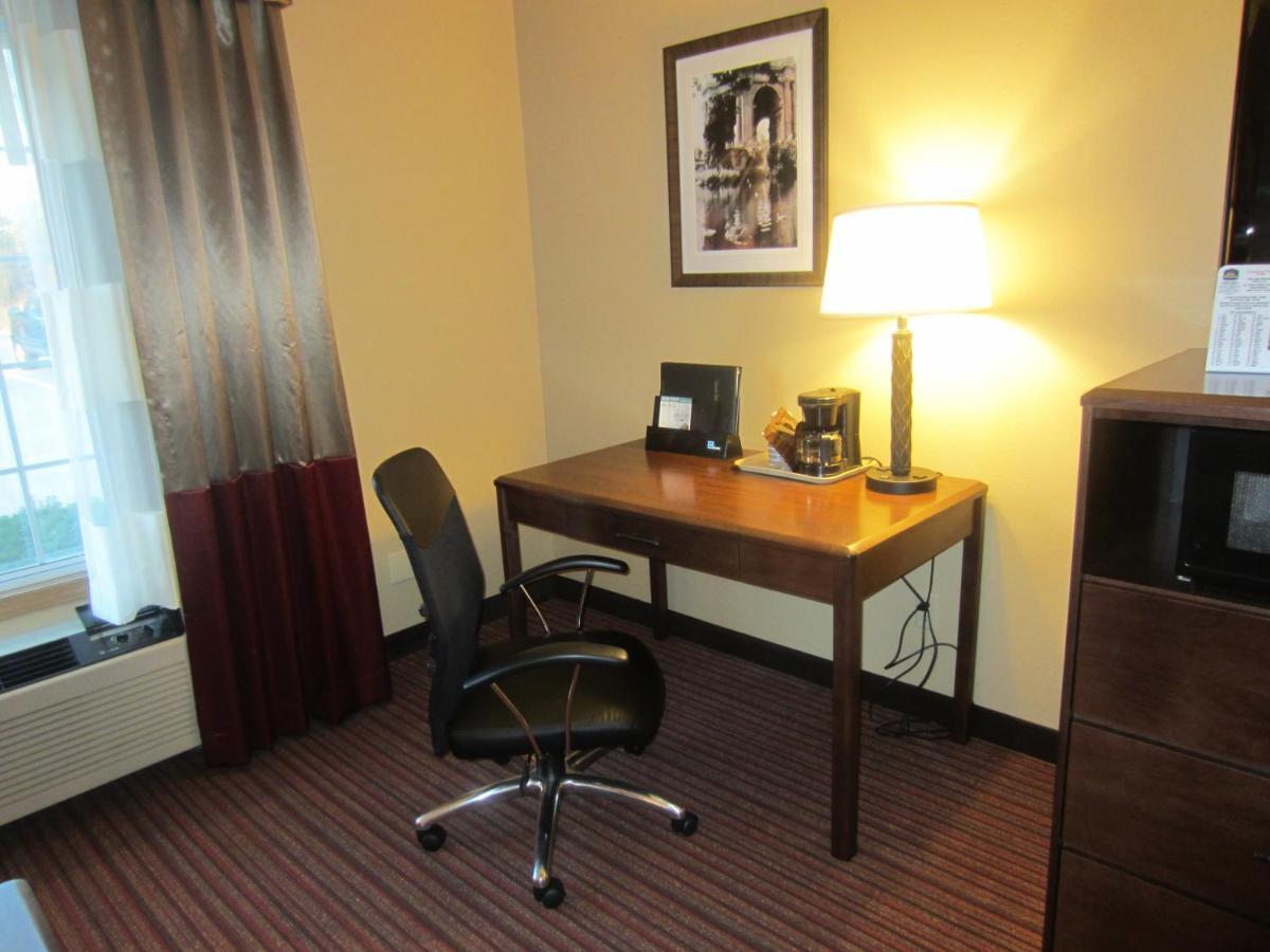 Baymont By Wyndham Mequon Milwaukee Area Hotel Стая снимка